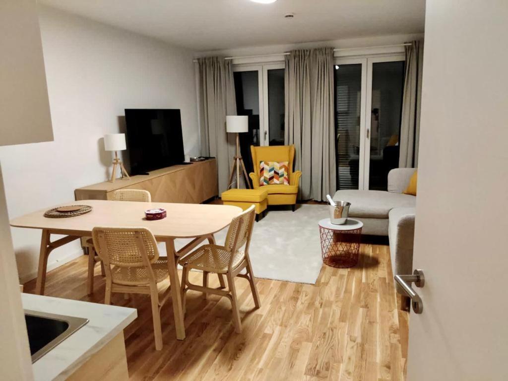 Neue Stillvolle Wohnung Im Steinbach Palais, Ideale Lage Bad Saarow Exterior foto